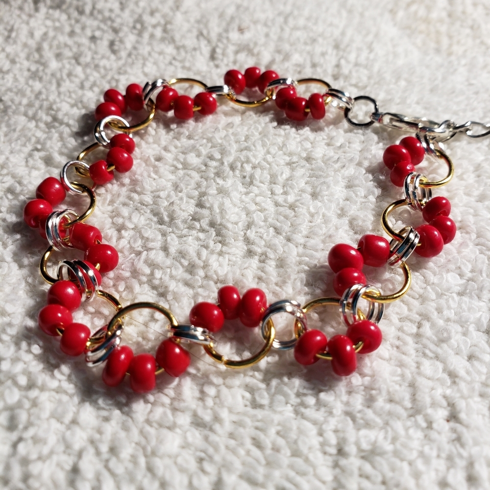 Chainmail beaded zig zag bracelet